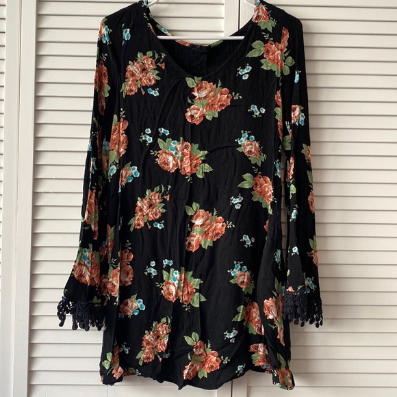 Floral Print Bell Sleeved Mini Dress - Picture 3 of 8